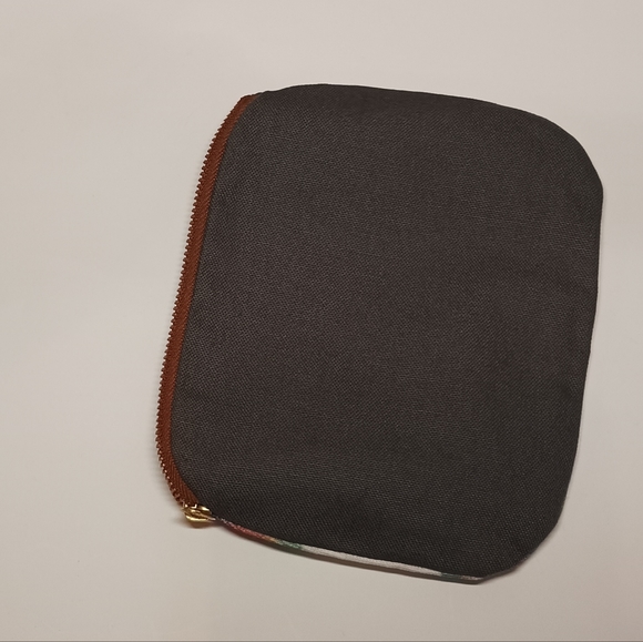 Flat rabbit pouch / bag - Picture 2 of 6